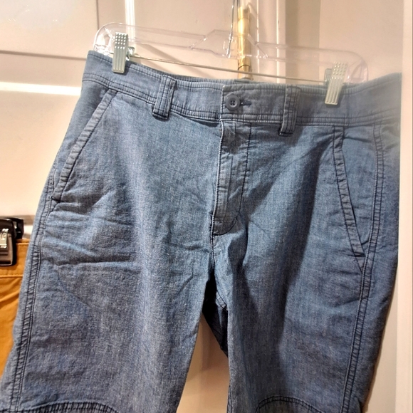 St Johns Bay & Dessert Dunes 2 Pair of Shorts Size 32 - Picture 6 of 6